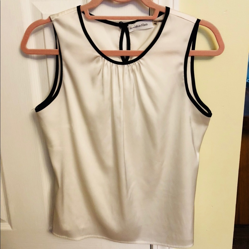 Sleeveless blouse